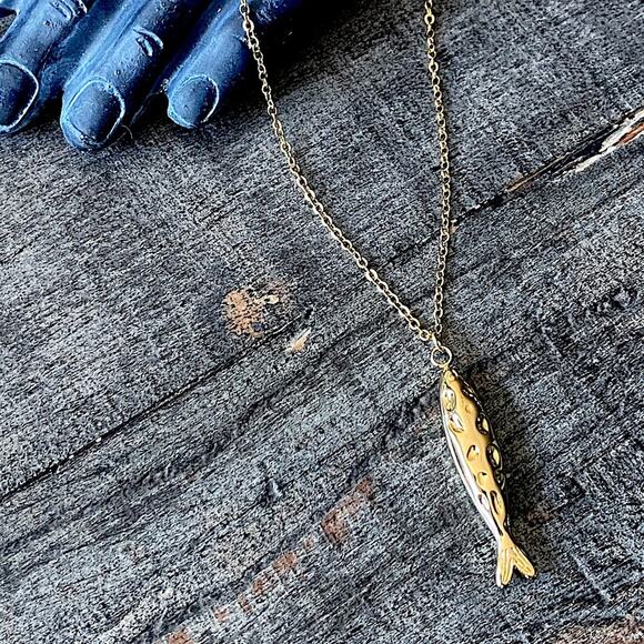NEW Gold Sardine Pendant Layering Necklace - Picture 2 of 10
